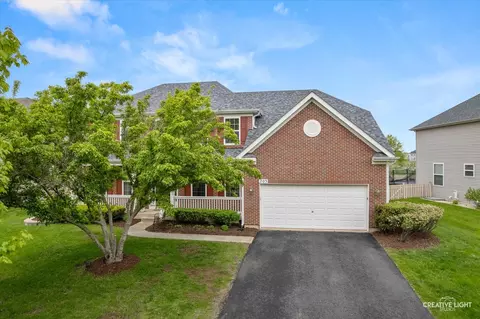 703 Fairfield Dr, Oswego, IL 60543