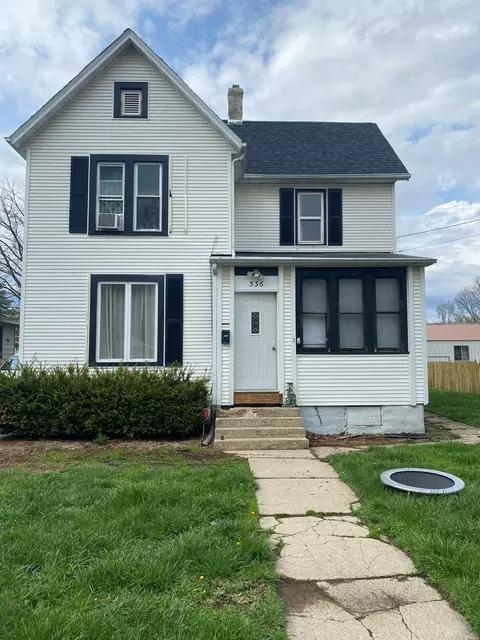 536 W American St, Freeport, IL 61032