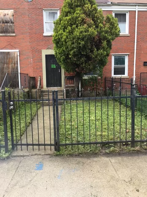 650 E 105th Pl, Chicago, IL 60628