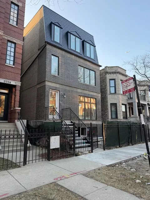 3740 N Racine Ave #1, Chicago, IL 60613