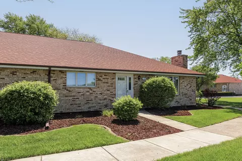 7520 W Willowood Ct, Orland Park, IL 60462