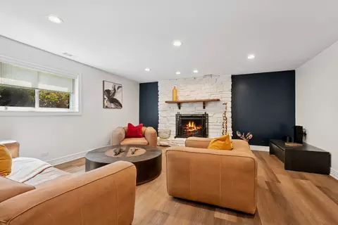 Living - 3134 Maple Leaf Dr, Glenview, IL 60026 photo 3 of 3