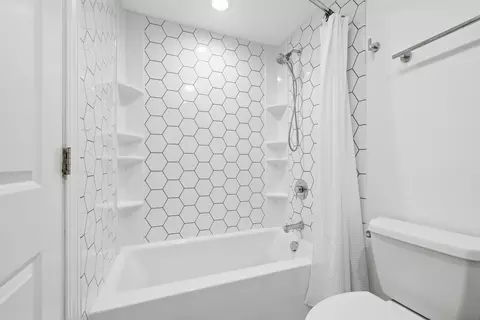 Bath - 3134 Maple Leaf Dr, Glenview, IL 60026 photo 1 of 4