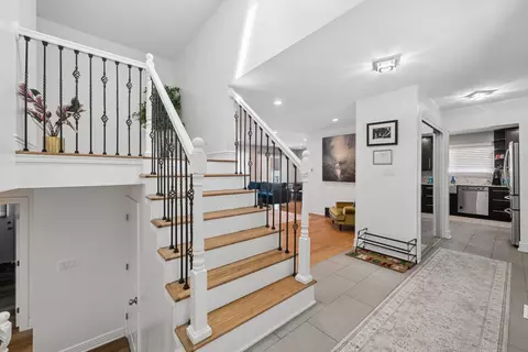 Entry Way - 3134 Maple Leaf Dr, Glenview, IL 60026 photo 1 of 2