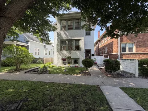 9002 Sheridan Ave, Brookfield, IL 60513