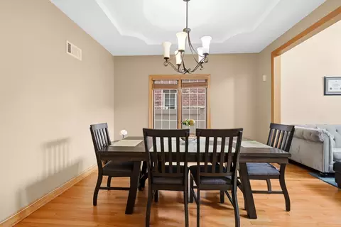 Dining - 7920 S Lorel Ave, Burbank, IL 60459 photo 1 of 1
