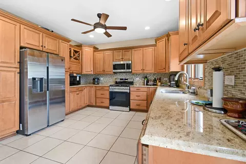 Kitchen - 7920 S Lorel Ave, Burbank, IL 60459 photo 1 of 3