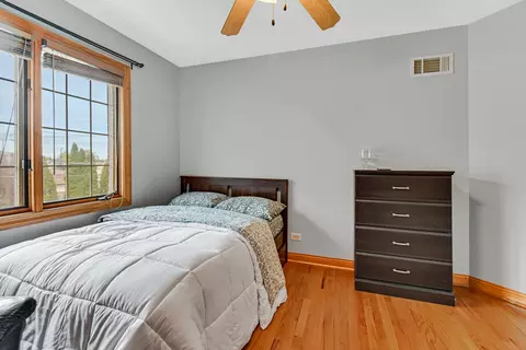 Bedroom - 7920 S Lorel Ave, Burbank, IL 60459 photo 3 of 6