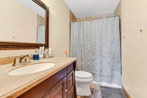 Bath - 7920 S Lorel Ave, Burbank, IL 60459 photo 3 of 4