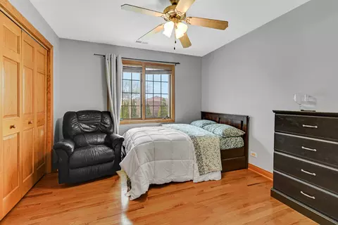 Bedroom - 7920 S Lorel Ave, Burbank, IL 60459 photo 4 of 6