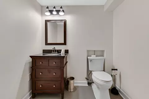 Bath - 7920 S Lorel Ave, Burbank, IL 60459 photo 4 of 4