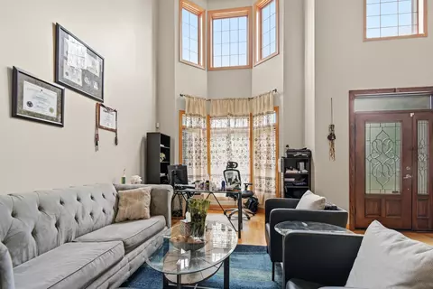 Entry Way - 7920 S Lorel Ave, Burbank, IL 60459 photo 1 of 1