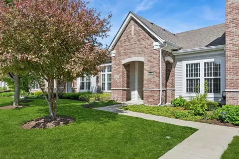2682 Avondale Cir, Naperville, IL 60564