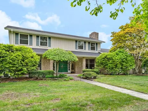 3212 Burr Oaks Dr, Joliet, IL 60431
