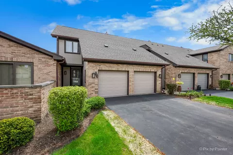 1751 Pebble Beach Dr, Hoffman Estates, IL 60169