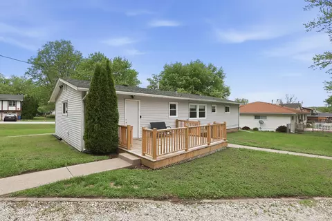 Exterior - 137 E 7th St, Coal Valley, IL 61240 photo 7 of 9