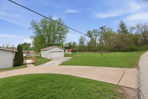 Exterior - 137 E 7th St, Coal Valley, IL 61240 photo 5 of 9