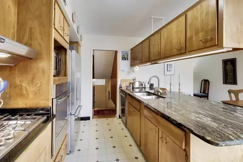 Kitchen - 1456 E Park Pl, Chicago, IL 60637 photo 2 of 3