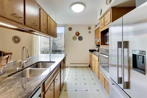 Kitchen - 1456 E Park Pl, Chicago, IL 60637 photo 3 of 3