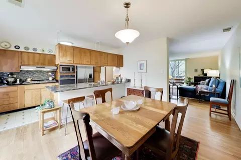 Dining - 1456 E Park Pl, Chicago, IL 60637 photo 2 of 3