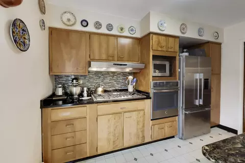 Kitchen - 1456 E Park Pl, Chicago, IL 60637 photo 1 of 3