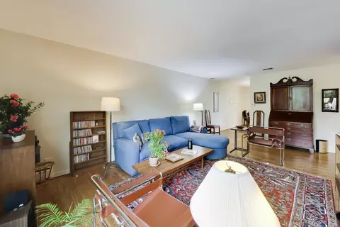 Living - 1456 E Park Pl, Chicago, IL 60637 photo 3 of 5