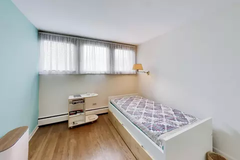 Bedroom - 1456 E Park Pl, Chicago, IL 60637 photo 6 of 7