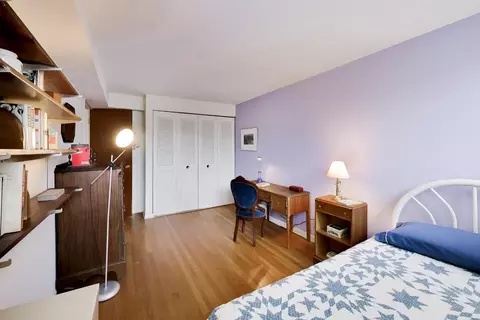 Bedroom - 1456 E Park Pl, Chicago, IL 60637 photo 5 of 7