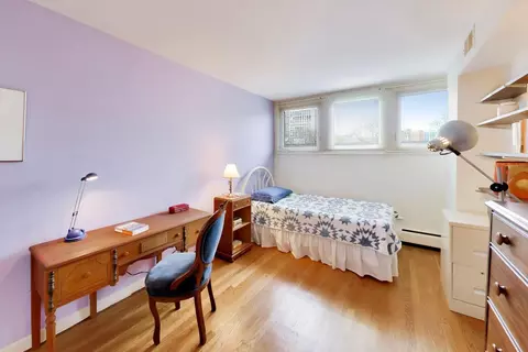 Bedroom - 1456 E Park Pl, Chicago, IL 60637 photo 4 of 7