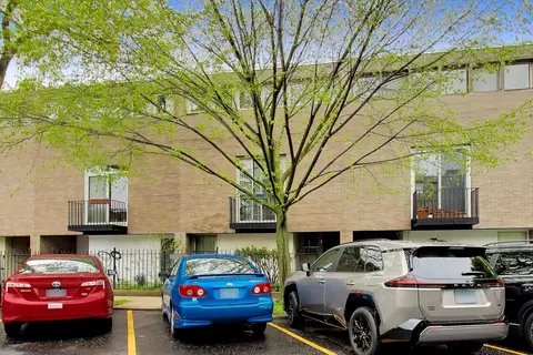 Exterior - 1456 E Park Pl, Chicago, IL 60637 photo 2 of 12