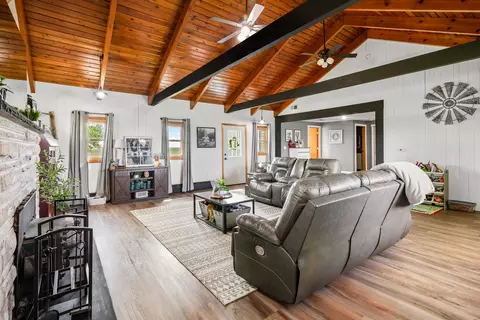 Living - 4698 E 17th Rd, Leland, IL 60531 photo 4 of 5