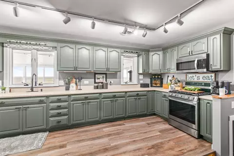 Kitchen - 4698 E 17th Rd, Leland, IL 60531 photo 2 of 5