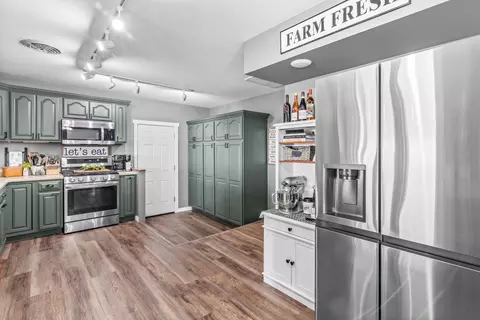 Kitchen - 4698 E 17th Rd, Leland, IL 60531 photo 4 of 5
