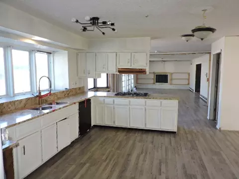 Kitchen - 2958 E Timberline Ct, Crete, IL 60417 photo 2 of 2
