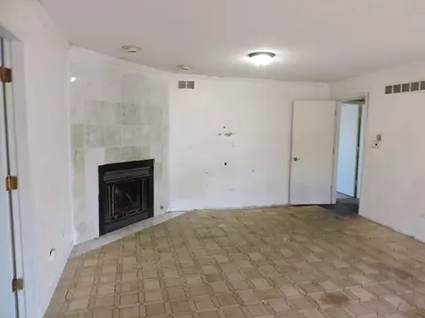 Living - 2958 E Timberline Ct, Crete, IL 60417 photo 7 of 9