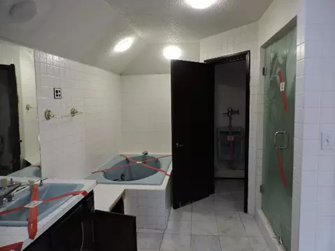 Bath - 2958 E Timberline Ct, Crete, IL 60417 photo 2 of 3