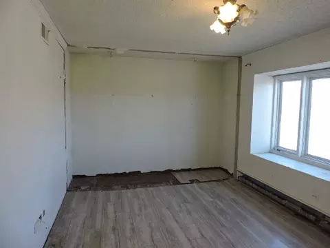 Living - 2958 E Timberline Ct, Crete, IL 60417 photo 8 of 9