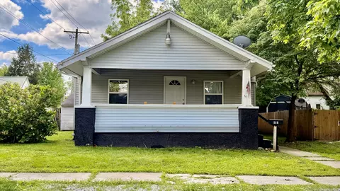 617 E 4th St, Centralia, IL 62801 photo 2