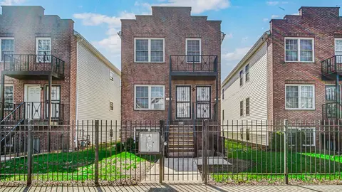 1453 E 72nd St #3, Chicago, IL 60619