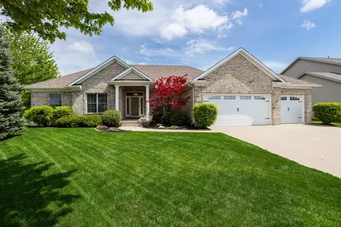 6309 Forest Rd, Davenport, IA 52807