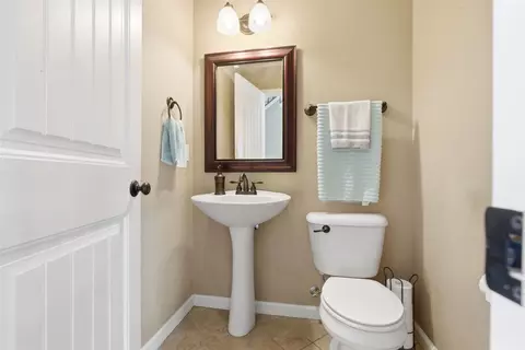 Bath - 5403 Ferryman Rd, Bloomington, IL 61705 photo 1 of 4