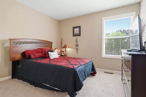 Bedroom - 5403 Ferryman Rd, Bloomington, IL 61705 photo 3 of 6