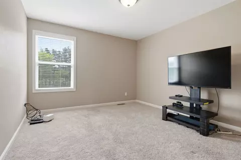 Bedroom - 5403 Ferryman Rd, Bloomington, IL 61705 photo 5 of 6