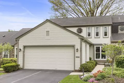 1921 Wexford Cir, Wheaton, IL 60189