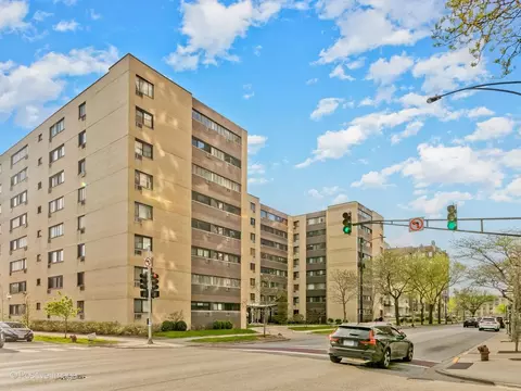 6300 N Sheridan Rd #204, Chicago, IL 60660