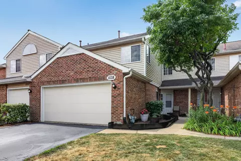 1038 Bedford Dr, Carol Stream, IL 60188