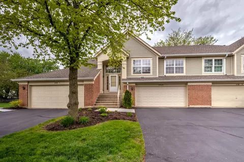 338 Ashford Cir #2, Bartlett, IL 60103