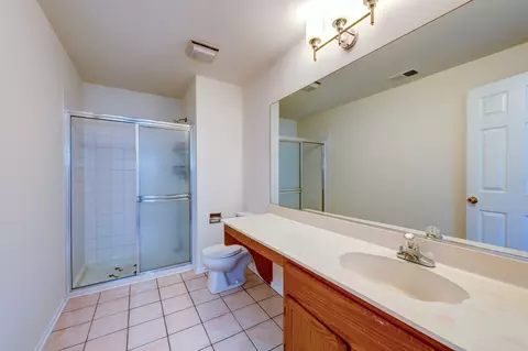 Bath - 338 Ashford Cir #2, Bartlett, IL 60103 photo 2 of 2