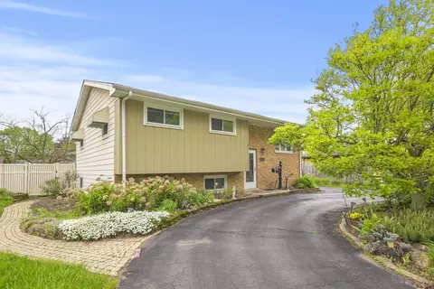 14740 Kilbourne Ave, Midlothian, IL 60445