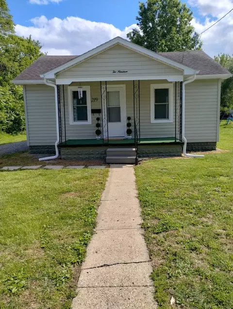 Exterior - 219 W 7th St, Flora, IL 62839 photo 7 of 7